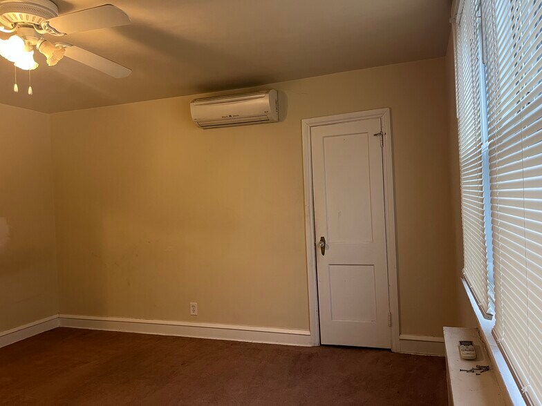 Building Photo - 3339 Vista St