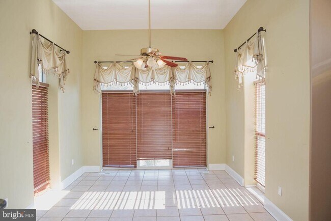 Building Photo - 6902 Tower of London Dr