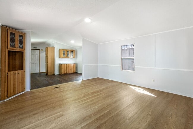 Building Photo - 13173 S Lee Shore Dr
