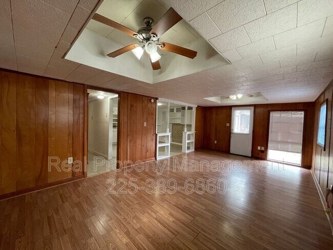 Building Photo - 1213 N Coolidge Ave