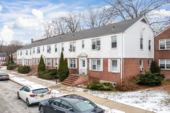 Primary Photo - Manor At Mt. Kisco