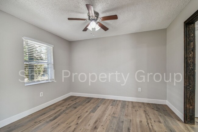 Building Photo - 16901 Melba Ln
