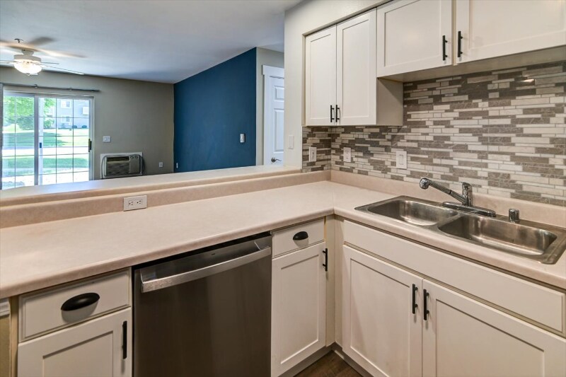 Building Photo - 201 Kearney Way