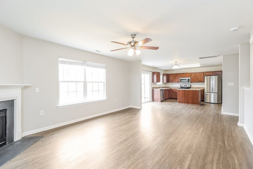 Building Photo - 2836 Westbury Ct