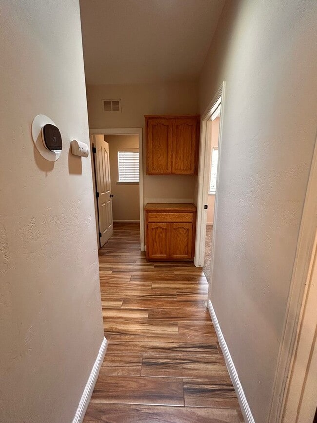Building Photo - Nice house for rent in Farmersville