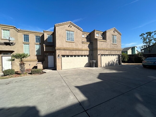 Primary Photo - 2-story renovated condo