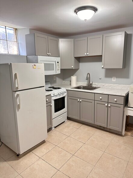 Primary Photo - 19 Archdale Rd