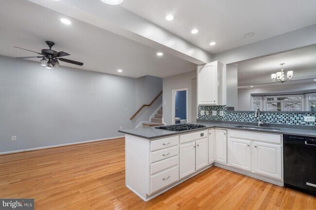 Building Photo - 8648 Royal Worcester Ln