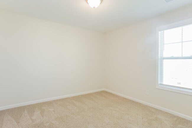 Building Photo - 4065 Thimbleberry Dr