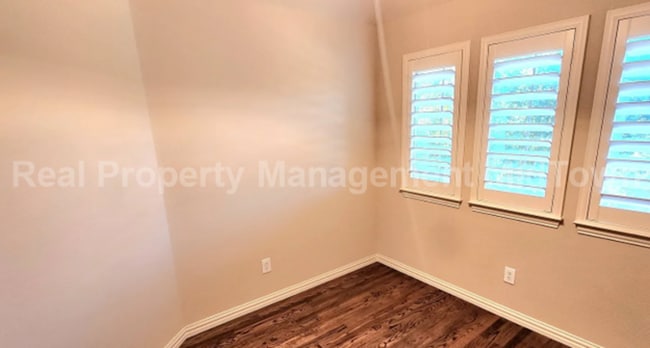 Building Photo - Well-Planned 4BR/3BA—Space for Guests, Off...