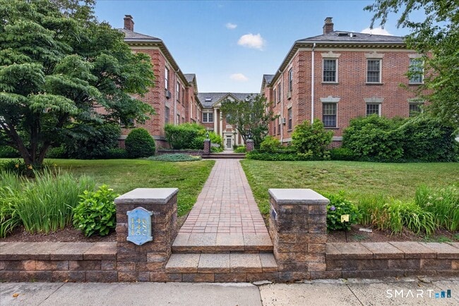 Building Photo - 146 Everit St