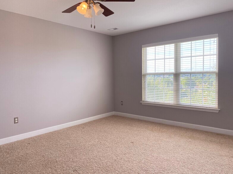 Building Photo - 122 Azalea Rdg