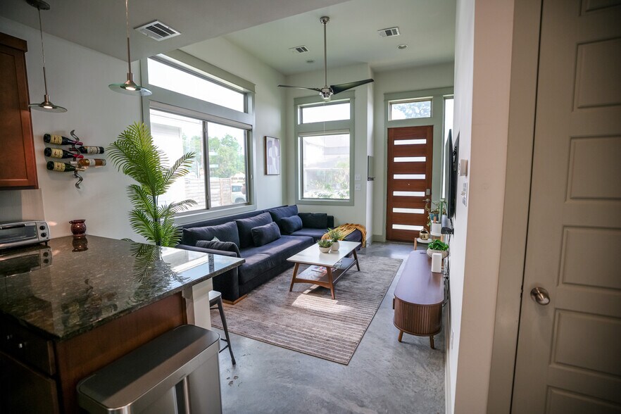 Building Photo - 8500 Bowling Green Dr