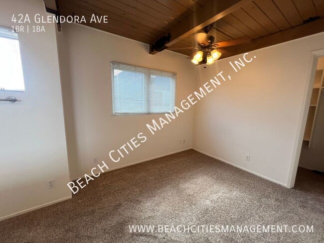 Building Photo - Amazing 1 Bedroom 1 Bath Triplex steps fro...