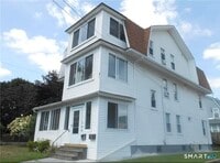 Building Photo - 166 Booth St