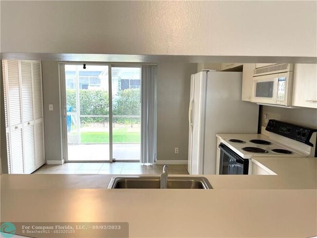 Building Photo - 9866 NW 57th Manor