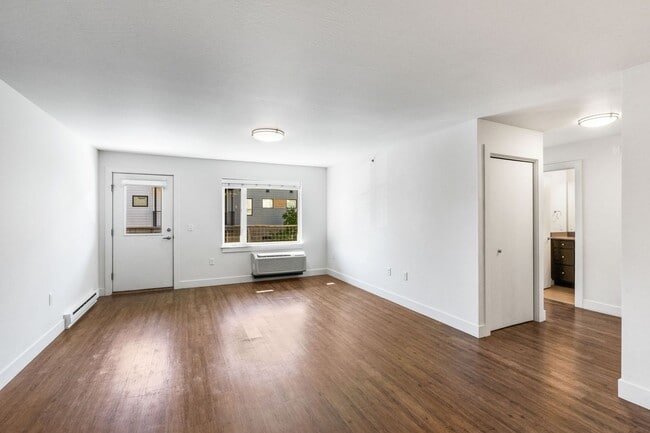 Building Photo - Explorer Units-2 Bedroom 1 Bathroom *Rent ...