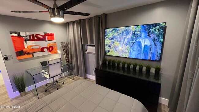 Building Photo - 236 N Keech St