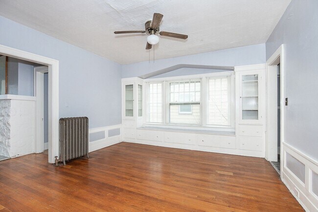 Building Photo - 2827 Avondale Ave