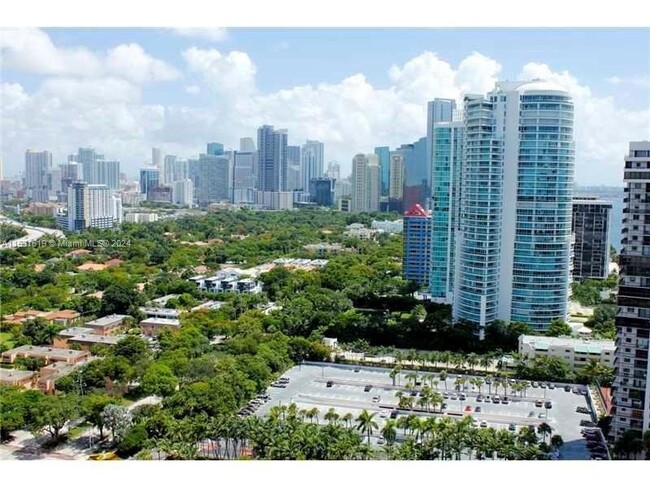 Building Photo - 2475 Brickell Ave