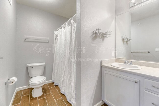 Building Photo - 7440 S Blackhawk St