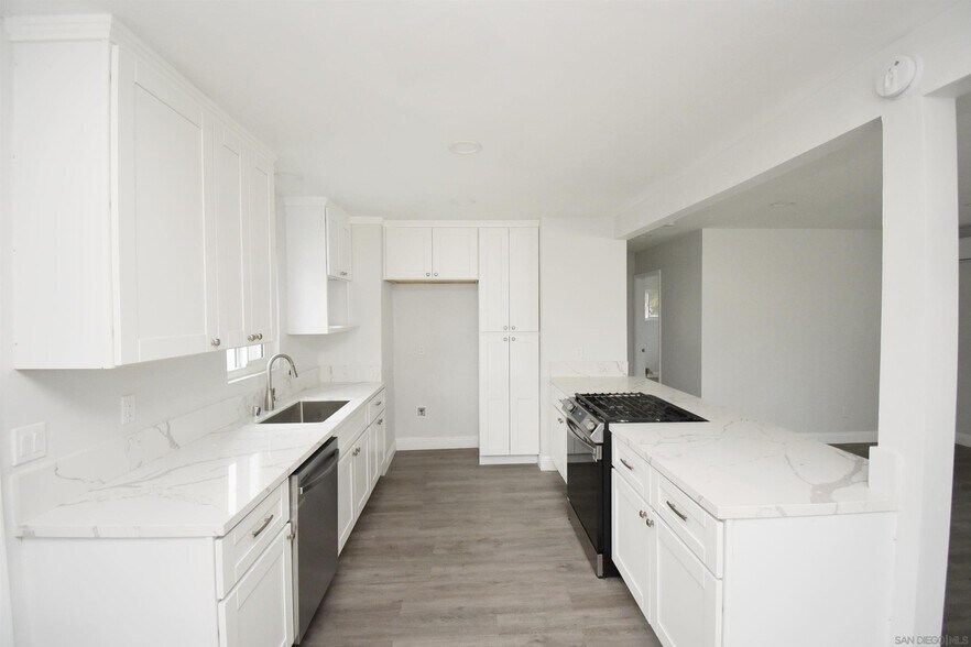 Building Photo - 1222 Willowside Ter