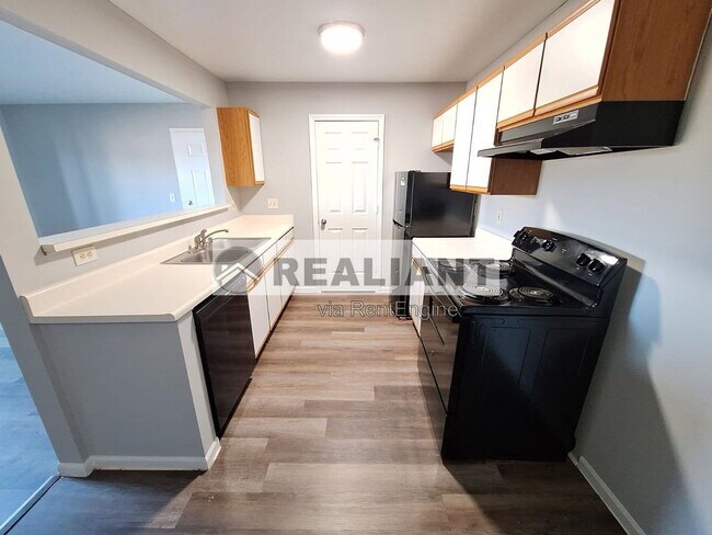 Building Photo - 904 Amhurst Dr