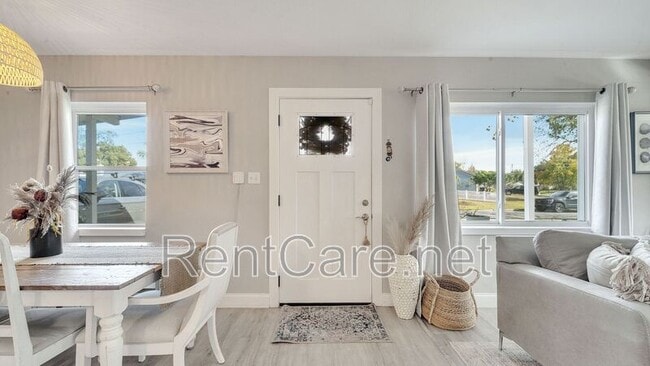 Building Photo - 8008 Lake Eve Dr