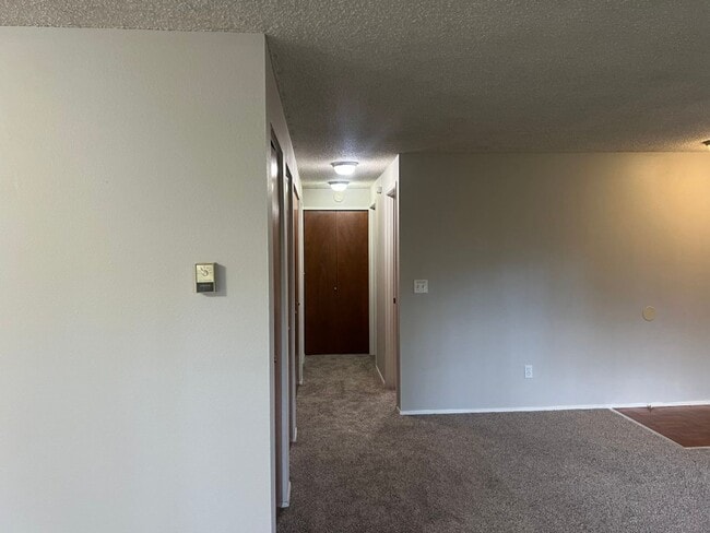 Building Photo - 280 SE Donnelly Ln