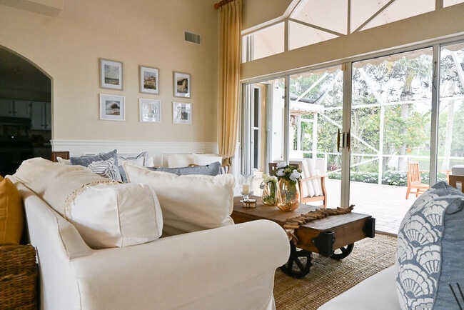 Building Photo - 12828 Meadowbreeze Dr