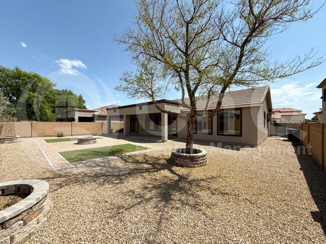 Building Photo - 15564 W Mescal St