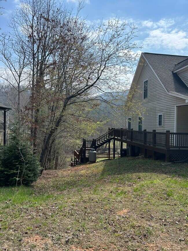 Building Photo - 2615 Rolling River Dr