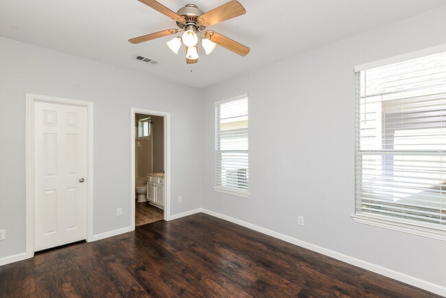 Building Photo - 9824 Birch Dr