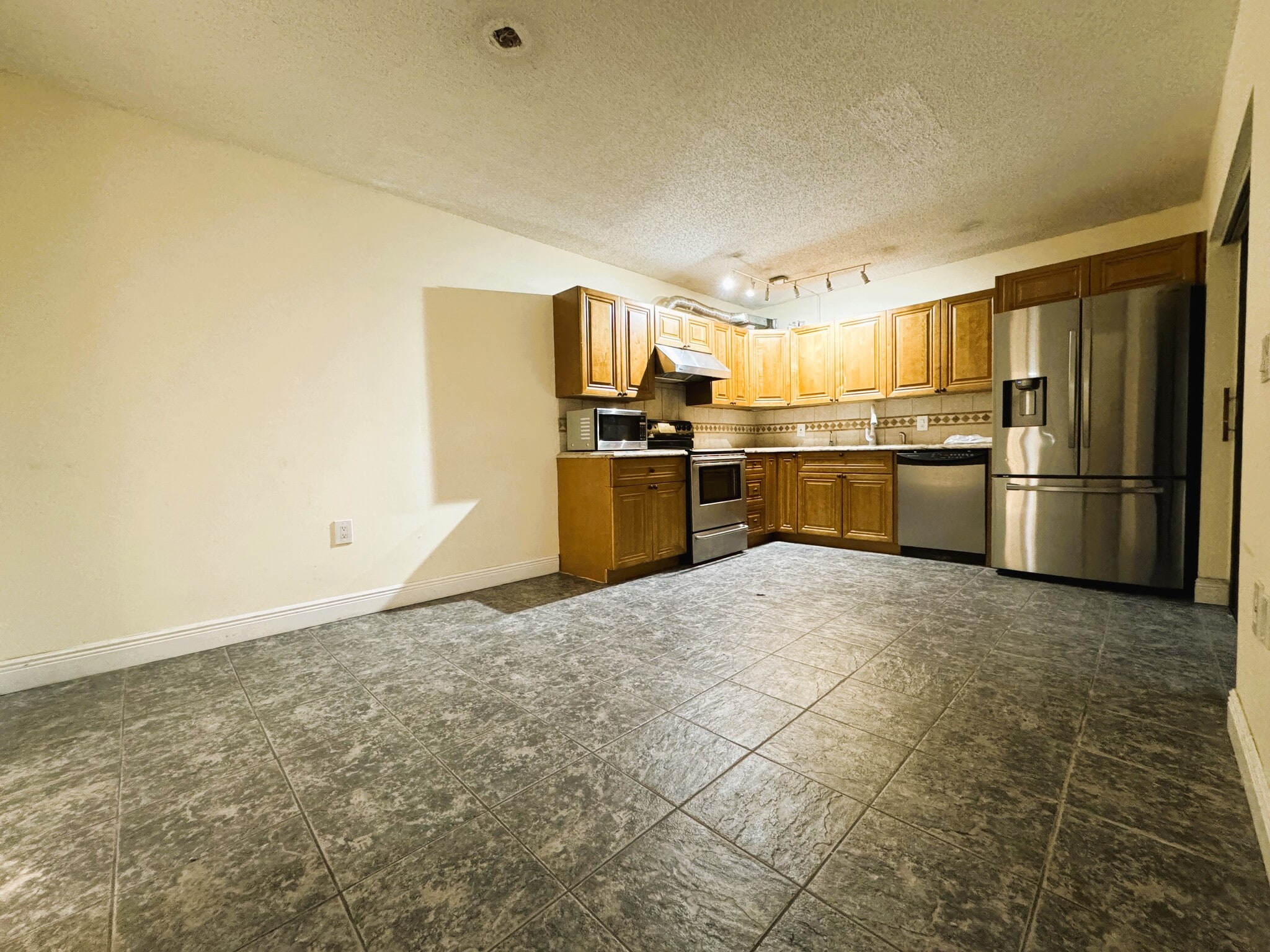 Building Photo - 2311 23rd Ln