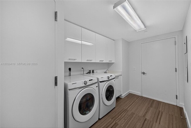 Building Photo - 2711 S Ocean Dr