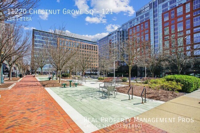 Building Photo - 11220 Chestnut Grove Square