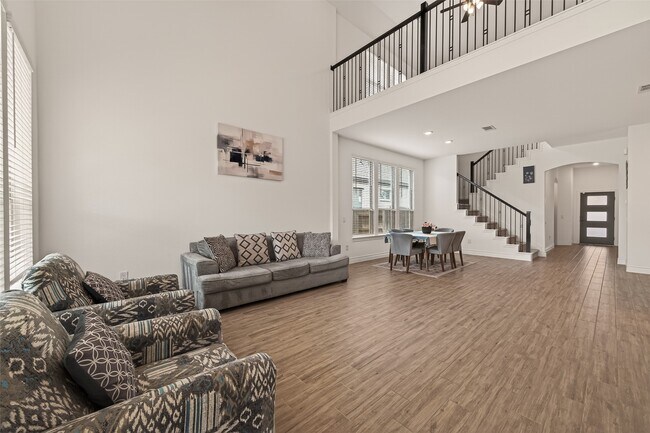 Building Photo - 7319 Woodlark Rdg Dr