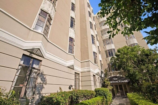 Building Photo - 1314 Hayworth Ave