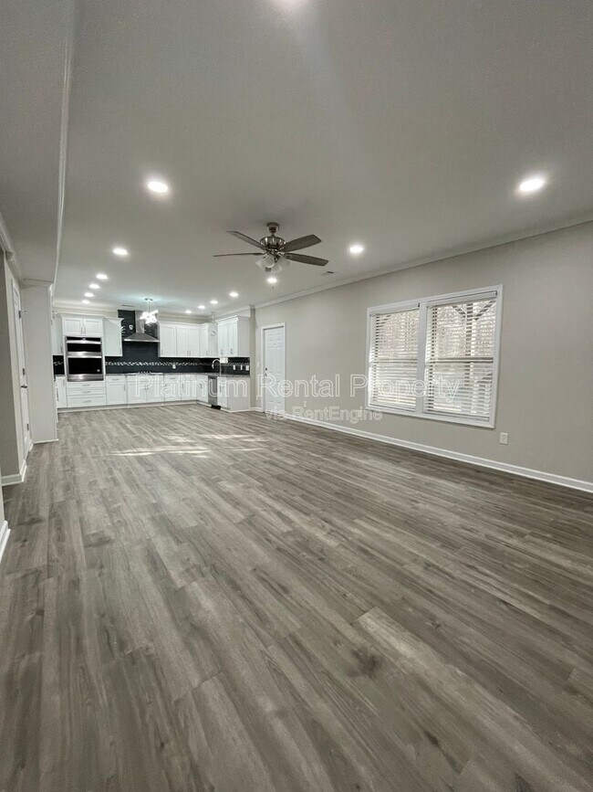 Building Photo - 600 Belton Ct