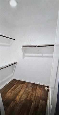 Building Photo - 407 W Criner St