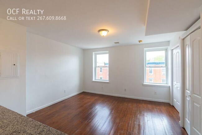 Building Photo - 305 N 41st St
