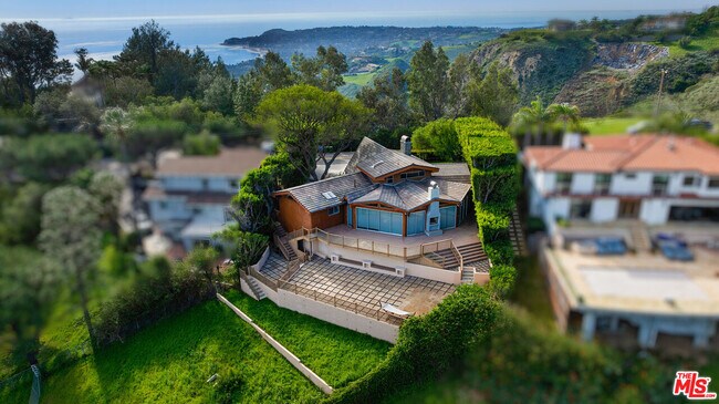 Building Photo - 4970 Latigo Canyon Rd