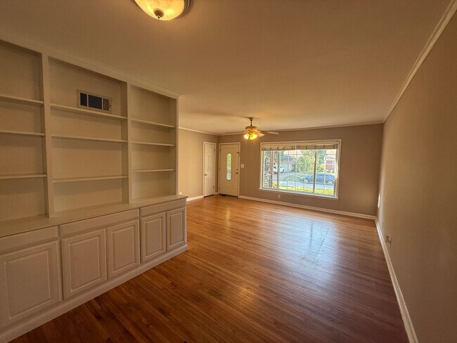 Building Photo - 3761 E 39th Pl