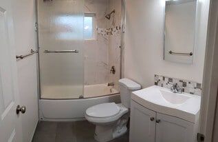 Building Photo - 1158 98th Ave