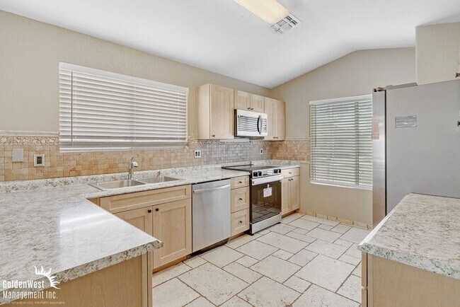 Building Photo - Charming 3 Bdm 2Ba Single-Story Home in Gl...