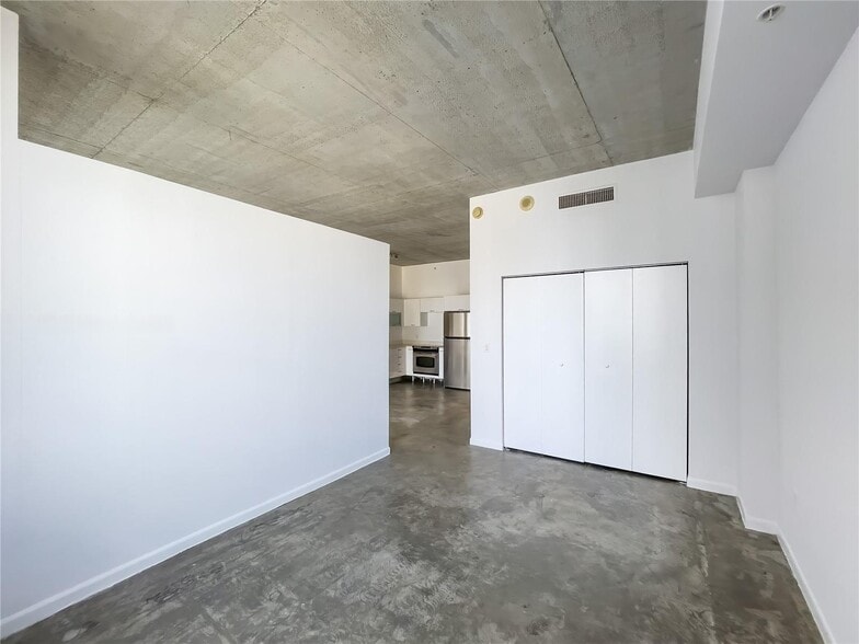 Building Photo - 133 NE 2nd Ave