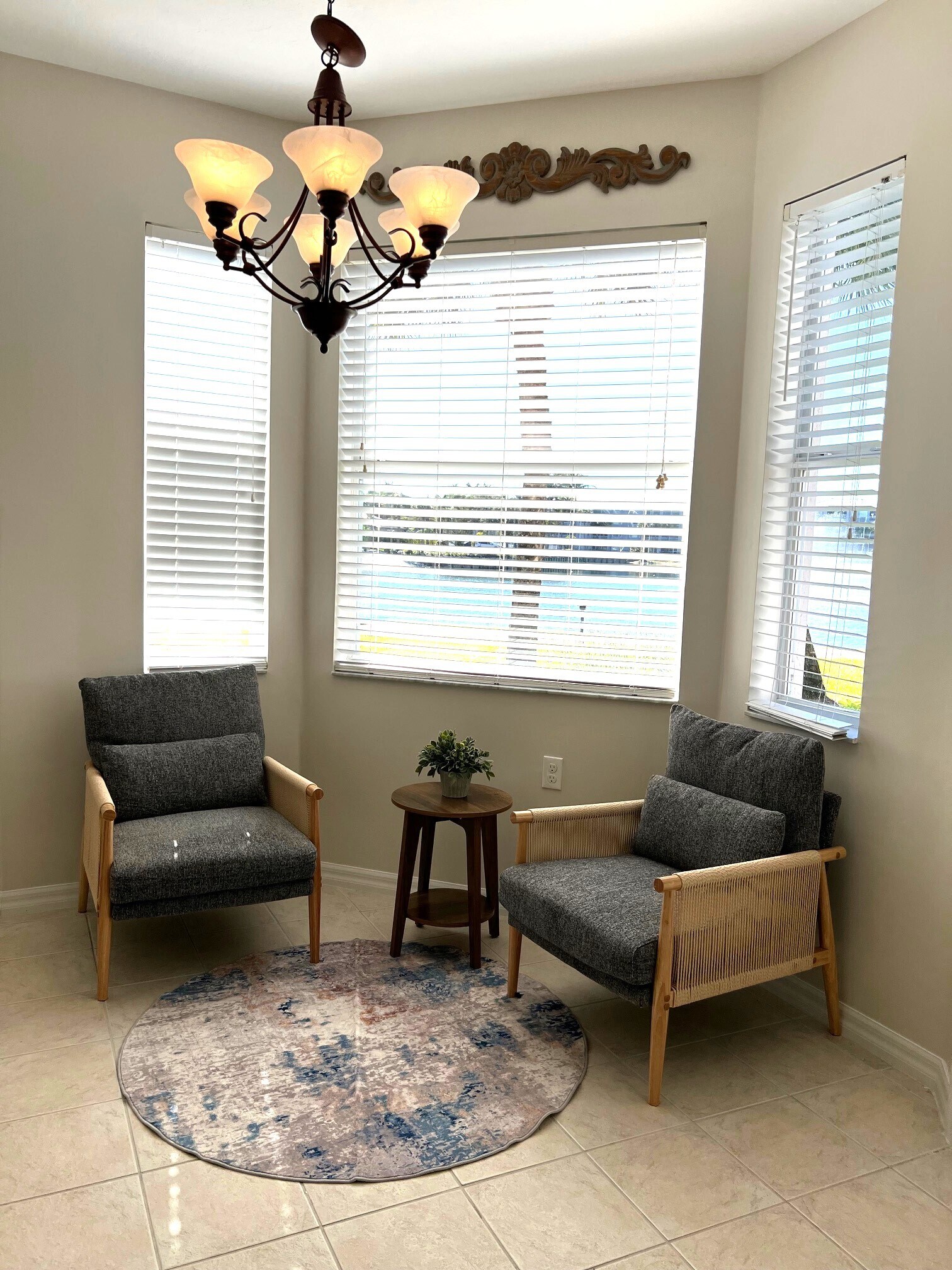 Building Photo - 16635 Lake Circle Dr