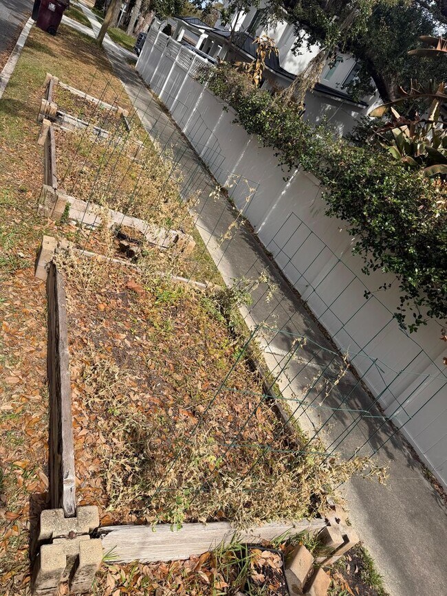 Building Photo - Charming Corner Lot Pool Home with Private Orchard Florida Living at Its Best – Pool, Privacy & P...