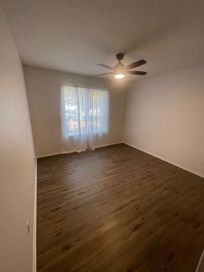 Building Photo - Must See Updated Home!