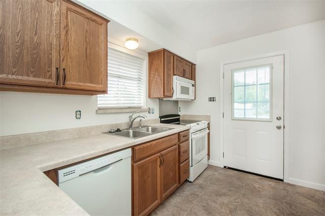 Building Photo - 3703 Jewel St